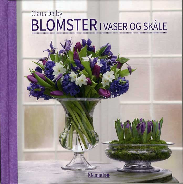 Blomster i vaser og skåle
