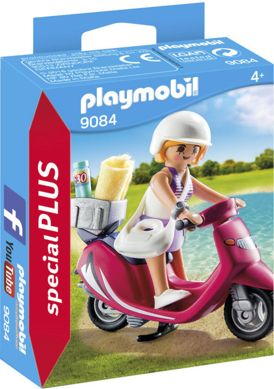 9084 STRANDGÆST MED SCOOTER
