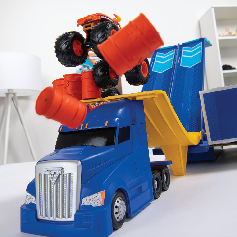 Monster jam 1:64 hauler playset