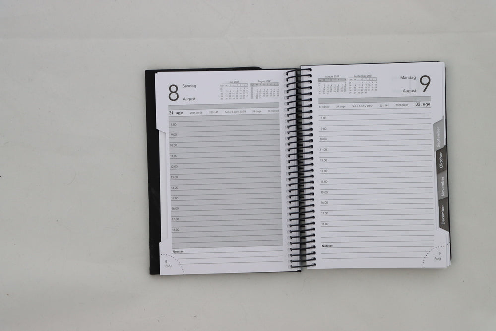 STUDIEKALENDER 2021/22 PU STOR PRÆG 2 ASS SORT OG GRÅ