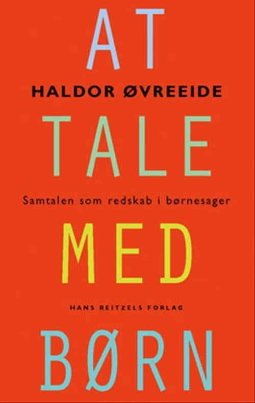 At tale med børn