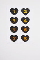 STICKERS MED TAL 1-24 HJERTE SORT M/GULD
