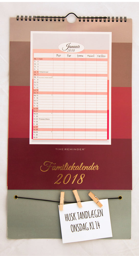 FAMILIEKALENDER 2018 STRIBET M/ HUSKEKLEMMER