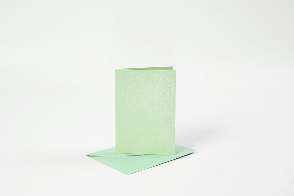 KORT OG KUVERTER KORT 10,5X15 CM LYS GRØN PERLEMOR 4SÆT