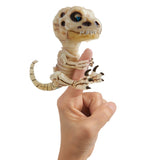Fingerlings untamed skeletter asst.