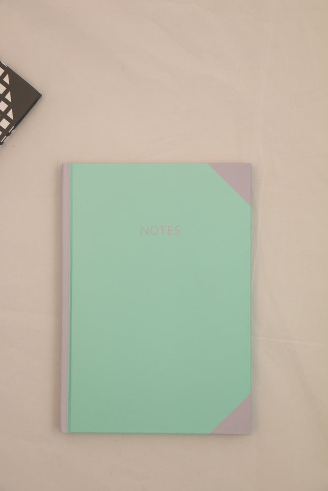 Notesbog A5 linjeret mintgrøn m/lyslilla m/tekst notes
