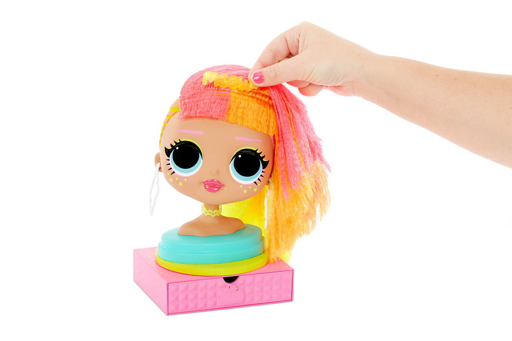 L.o.l. surprise omg ultimate makeover doll 1