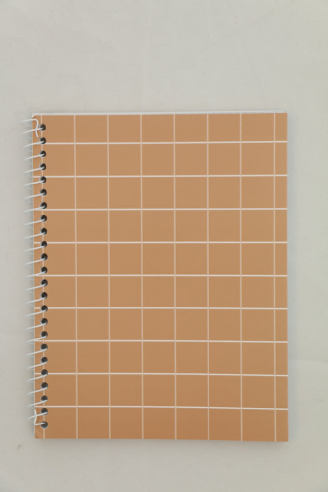 Spiralblok beige farvet tern kvadreret A5 70 sider