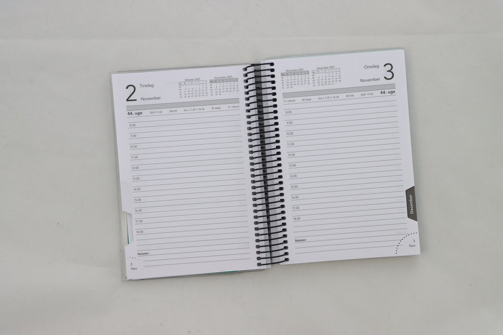 STUDIEKALENDER 2021/22 STOR 2I1 DAG M/KLAP,BOGMÆRK,STICKERS