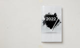 Månedskalender 2022 classic trekant/splat i sort/grå