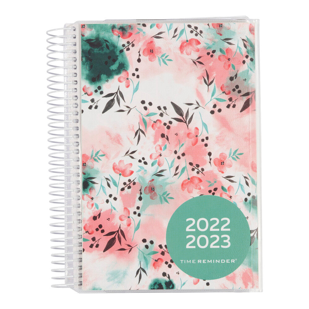 Studiekalender 2022/23 stor 2 i 1 dag m/klap. Medfølger bogmærke og stickers.