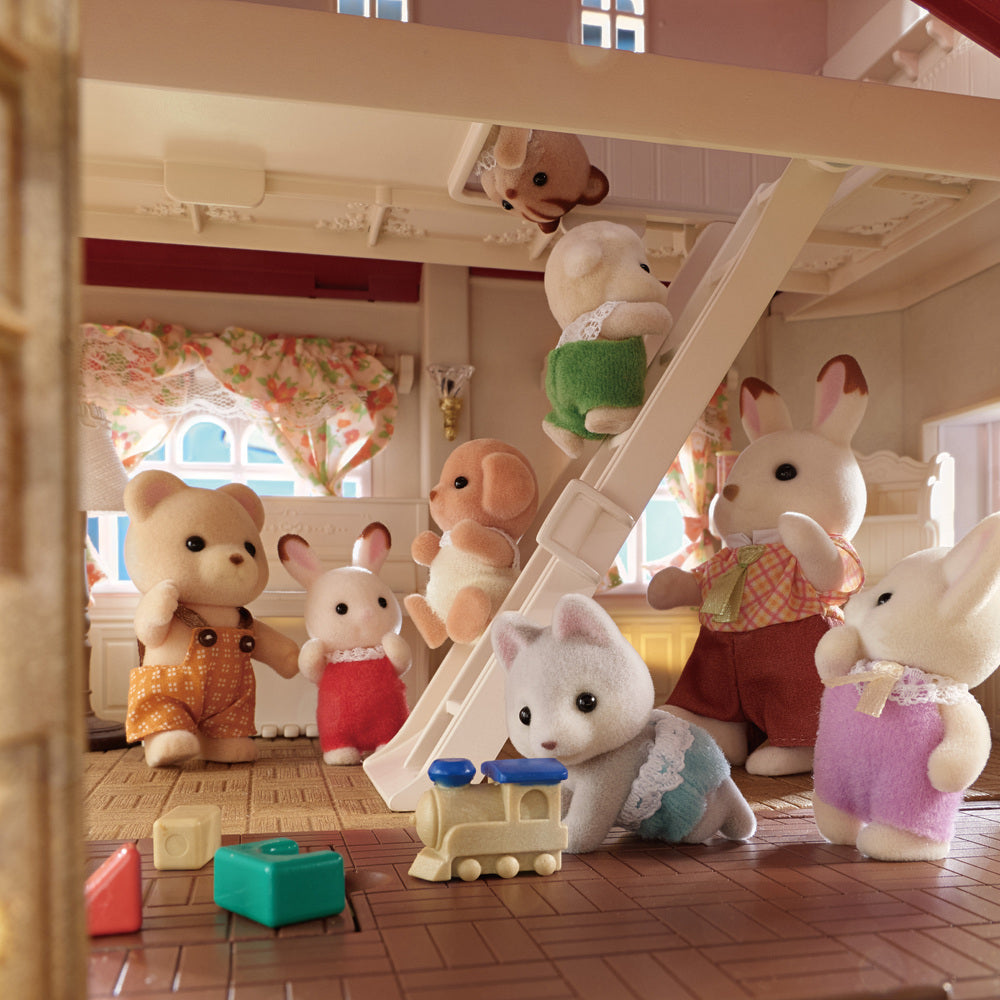Sylvanian Families Byhus med Lys - med hemmeligt loftsrum