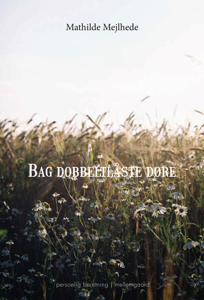 BAG DOBBELTLÅSTE DØRE