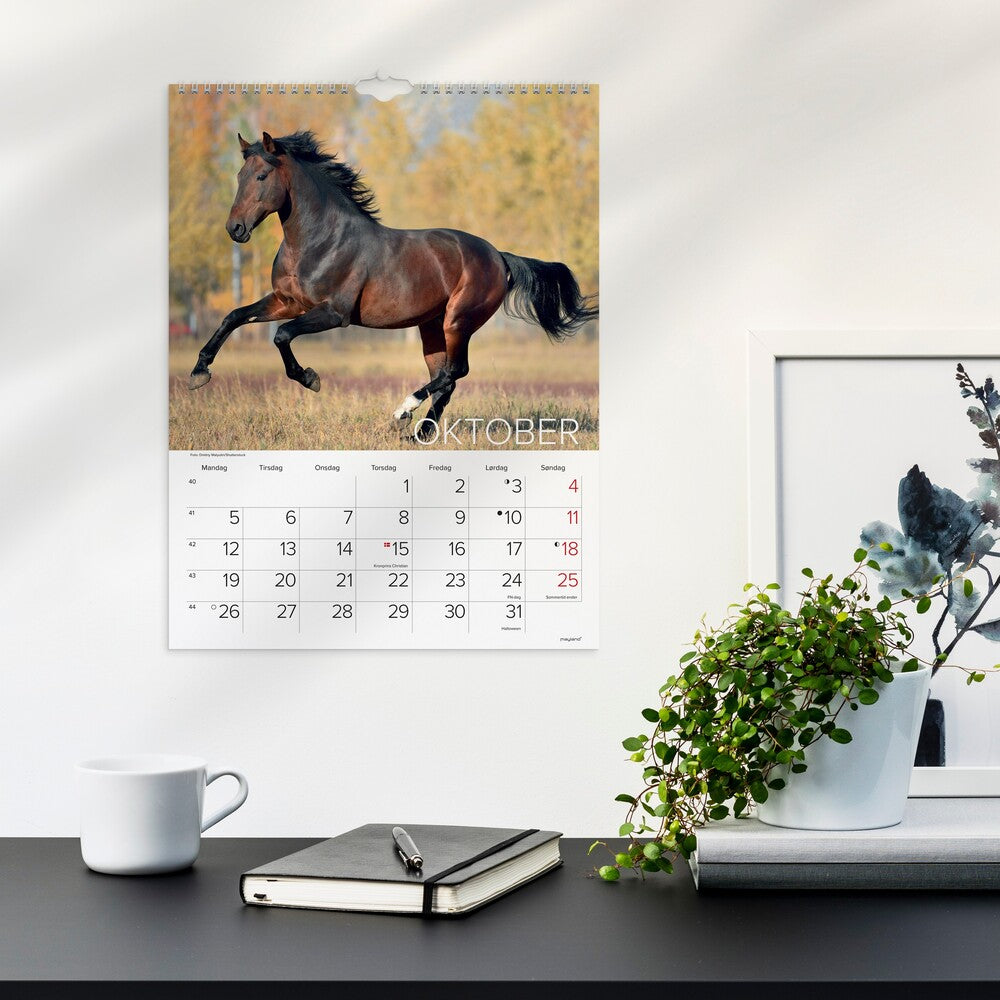 Vægkalender 2026 heste 29,5 x 39 cm