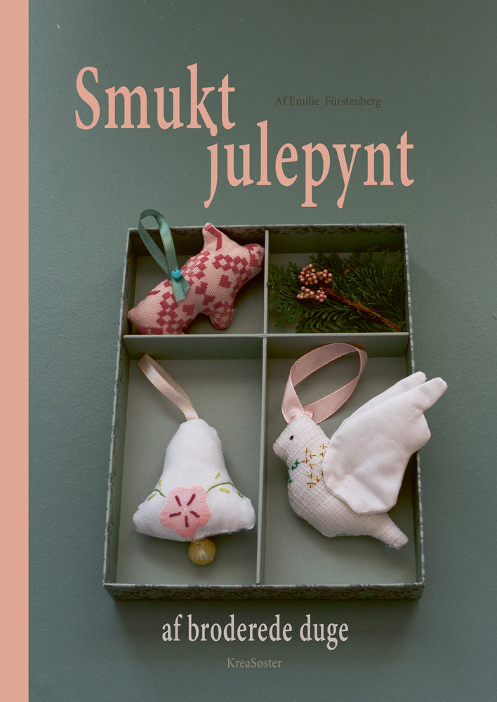 Smukt julepynt af broderede duge
